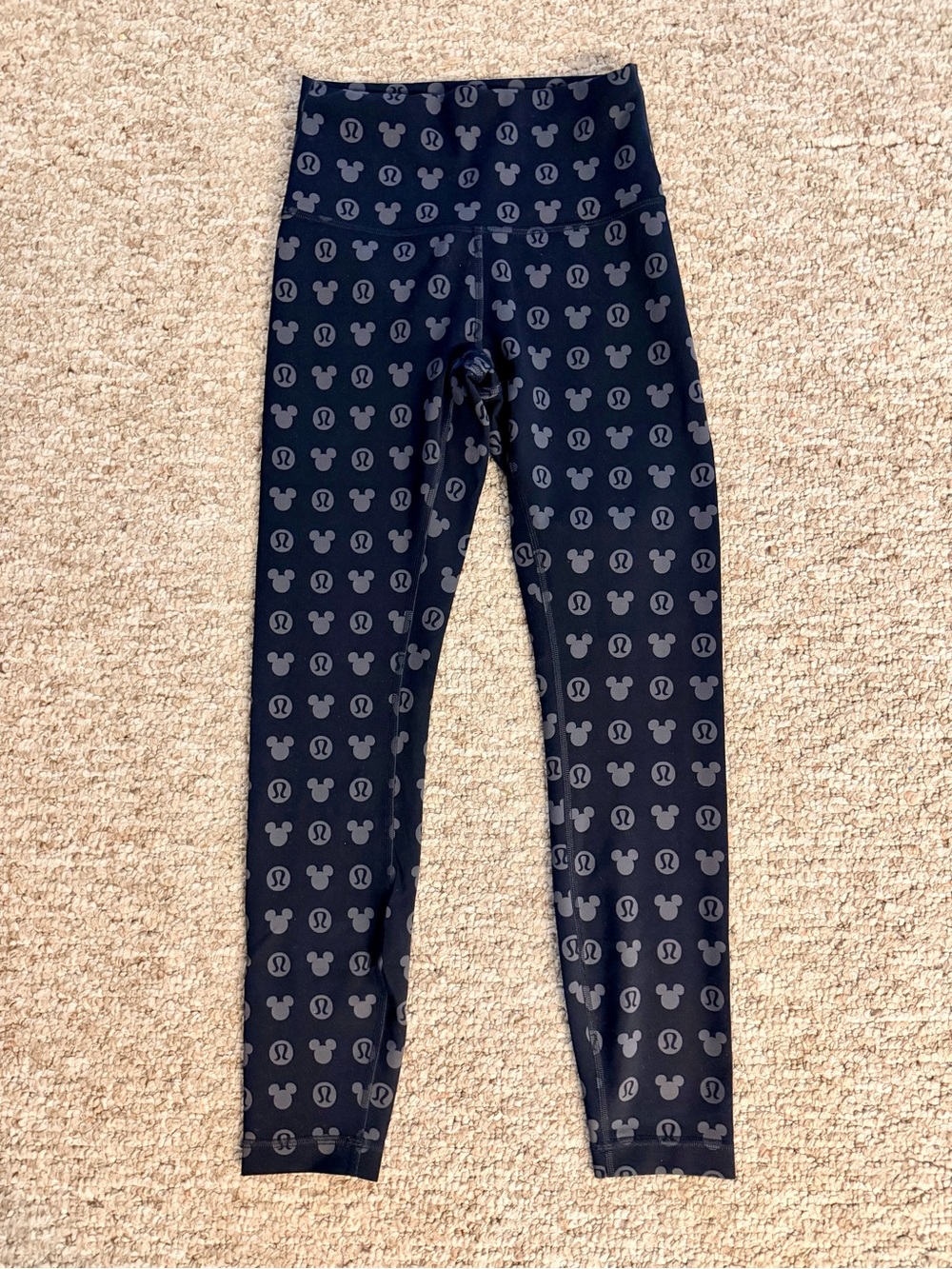 Lululemon x Disney Wunder Train Leggings, Black, Size 4